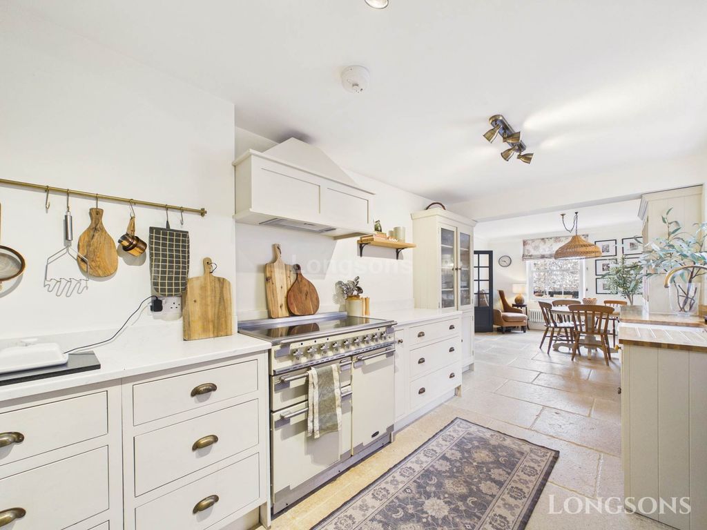 Property photo 2 of 24