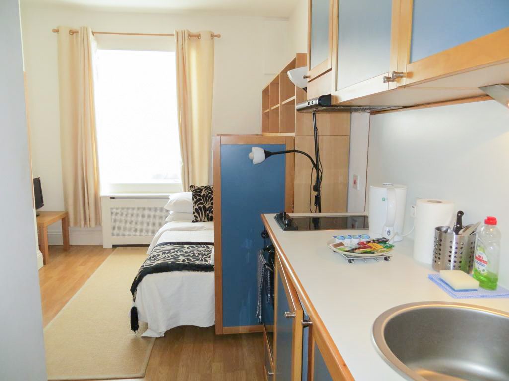 Property photo 1 of 8 Studio To Rent