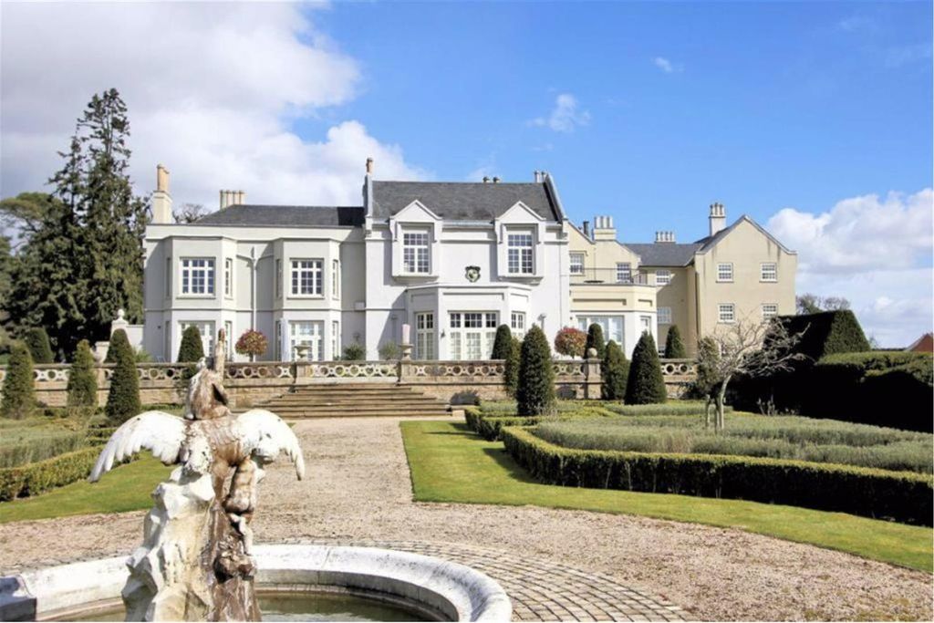 Property photo 1 of 25