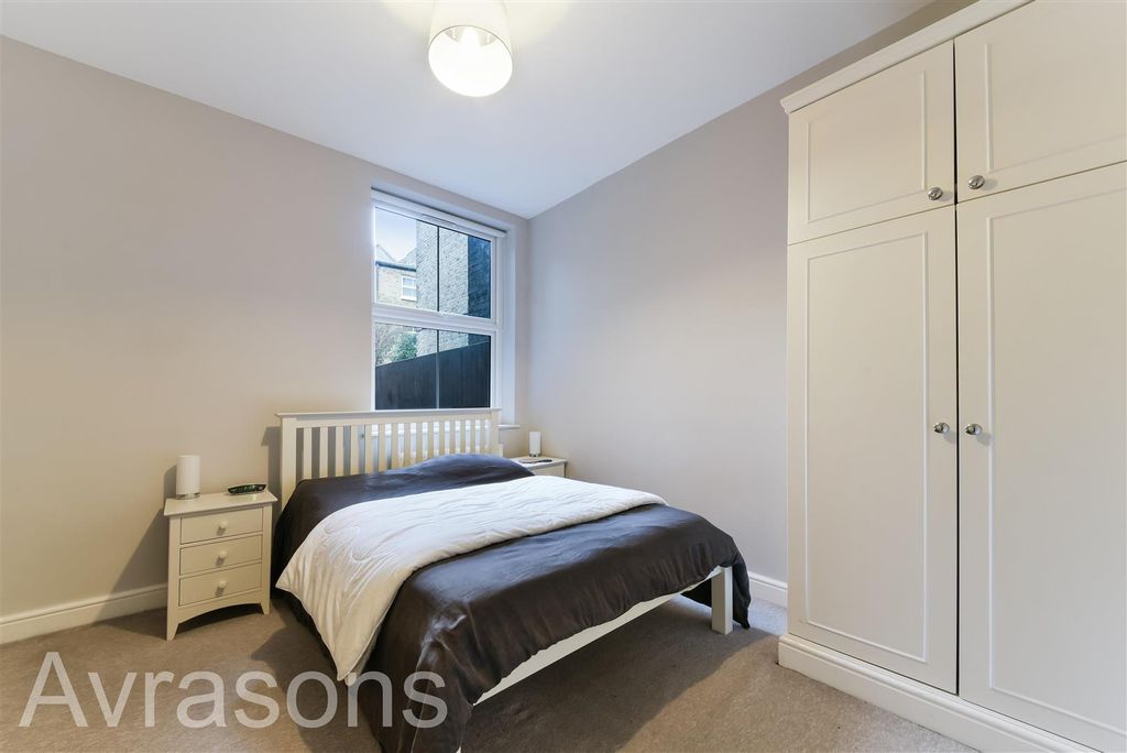 Property photo 1 of 10 Bedroom