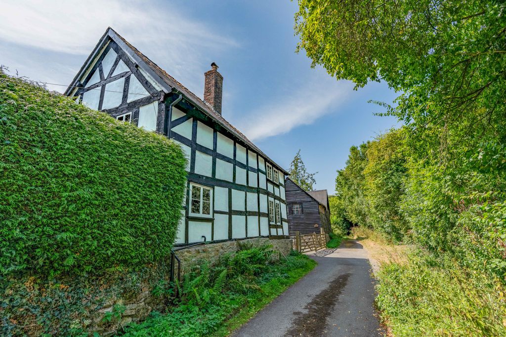 Property photo 2 of 38