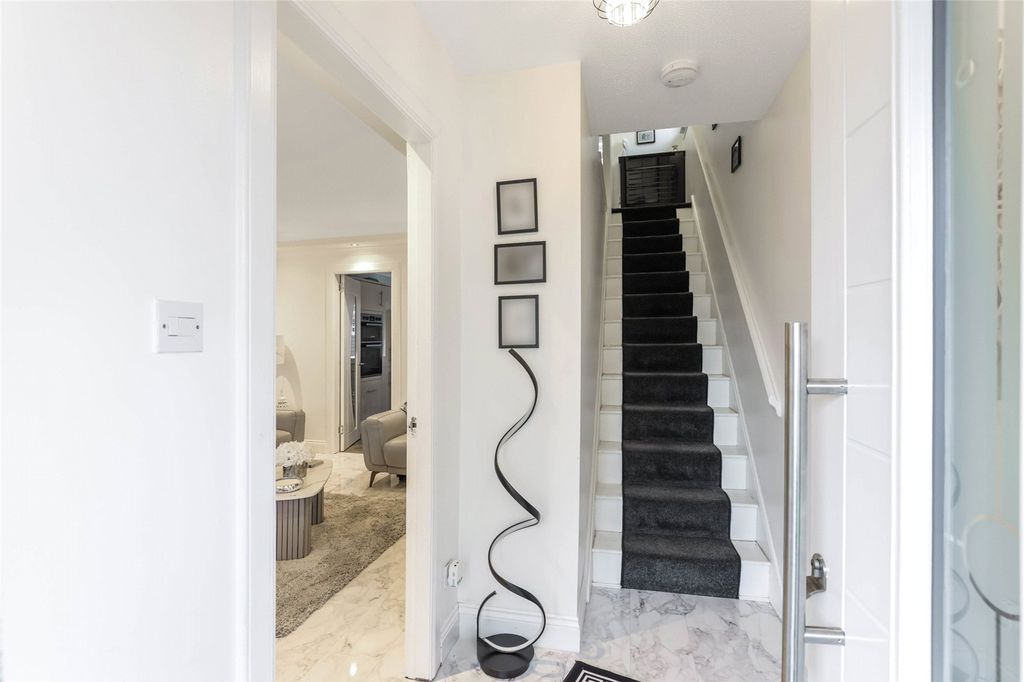 Property photo 2 of 20 Picture No. 02