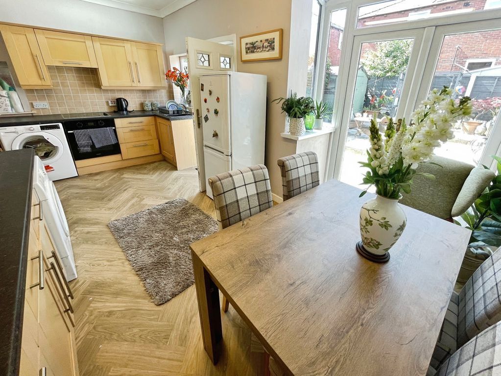 Property photo 2 of 16 Kitchen Diner