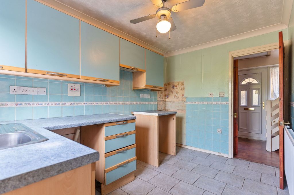 Property photo 2 of 23