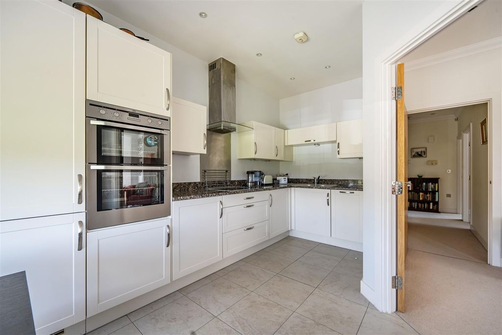 Additional image 7 of 2 bed flat for saleKing George's Drive, Liphook GU30