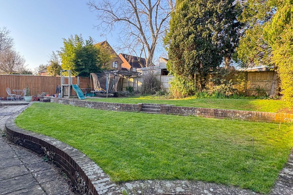 Property photo 2 of 20
