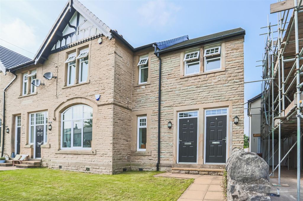Property photo 2 of 29