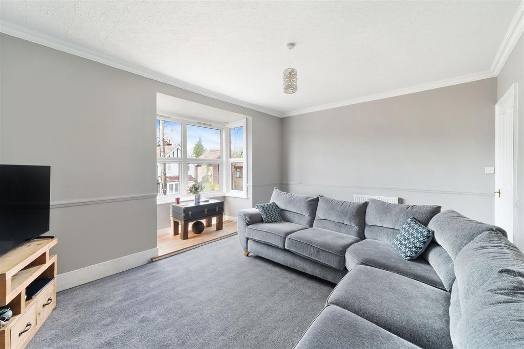 Property photo 2 of 16 Nutfield Road (16).Jpg