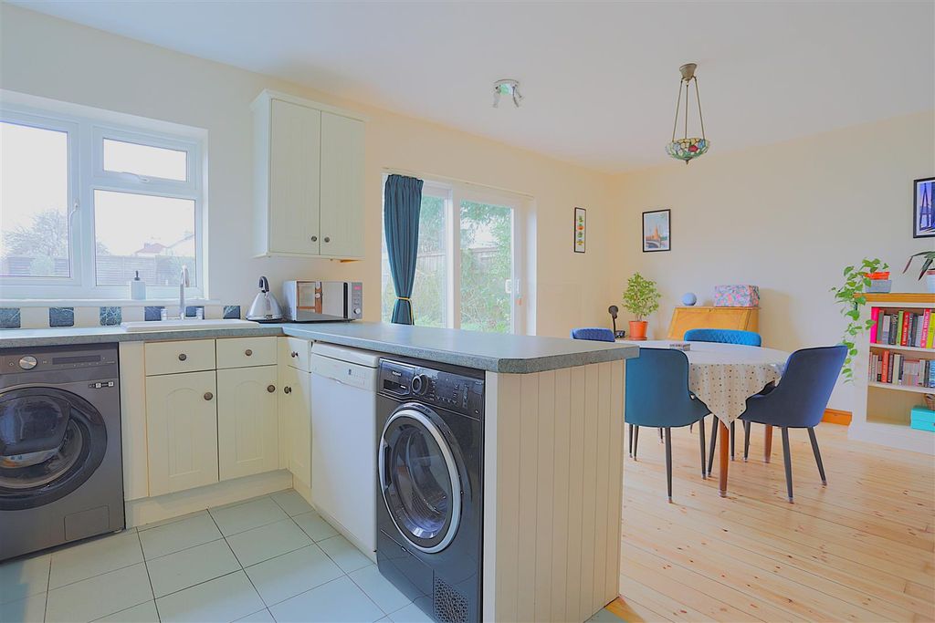 Property photo 3 of 22