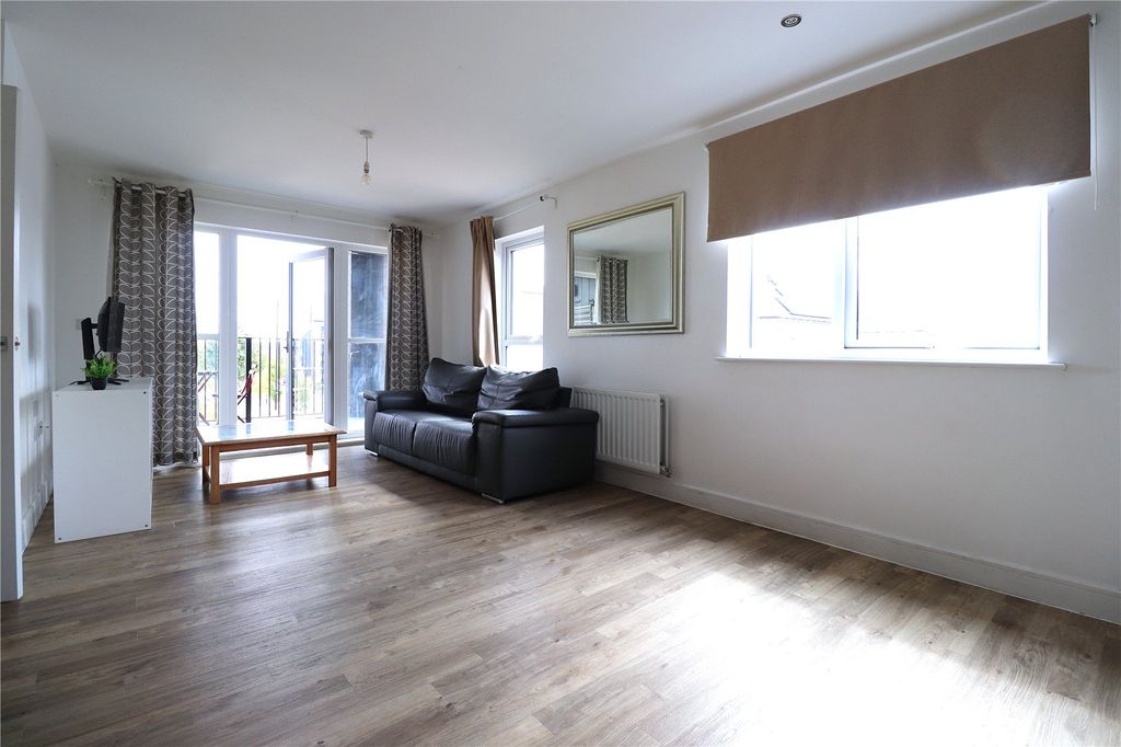 Property photo 2 of 11 Openplan