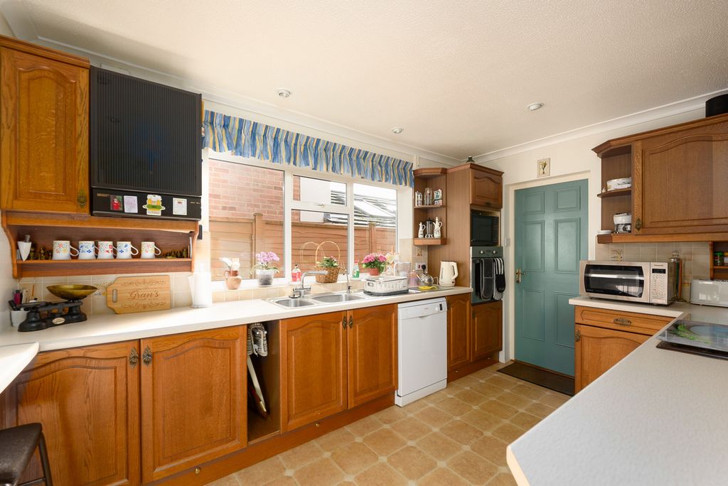 Property photo 3 of 19