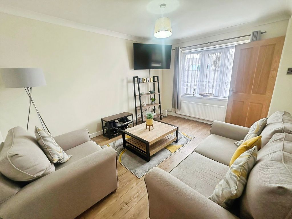 Property photo 2 of 19