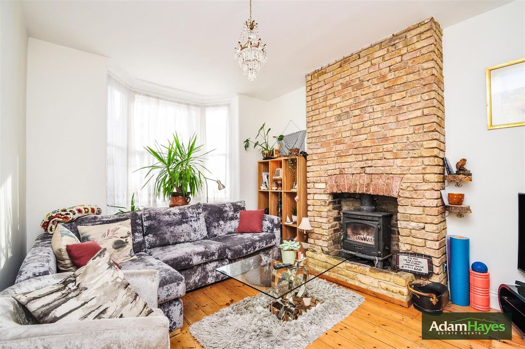 Property photo 3 of 18