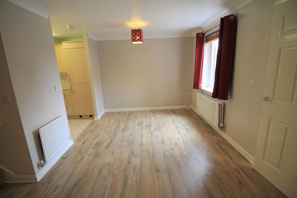 Property photo 3 of 7 Lounge.Jpg
