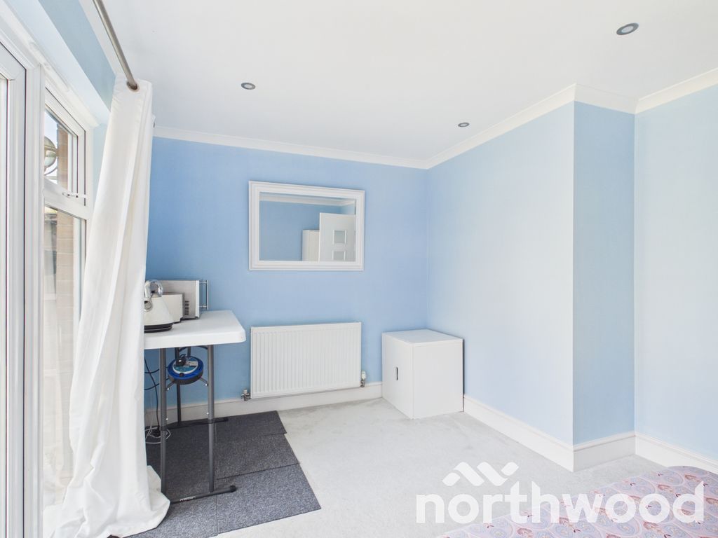 Property photo 3 of 34