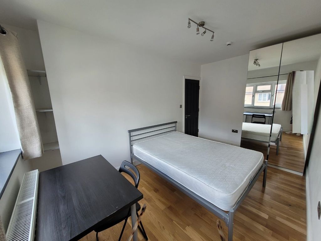 Property photo 3 of 15 Picture No. 06