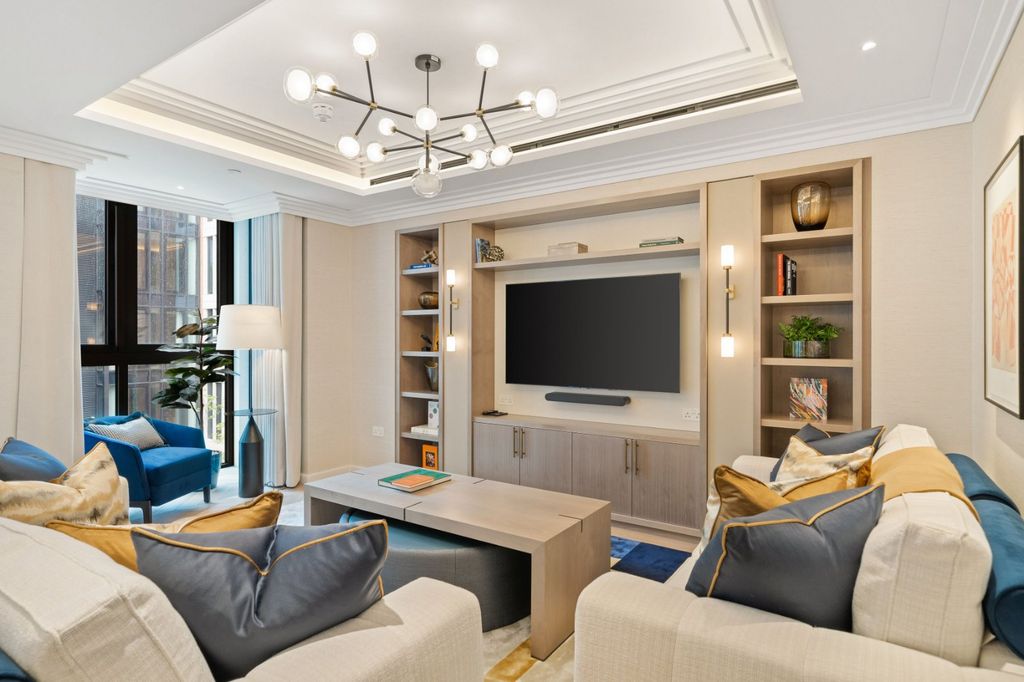Property photo 1 of 11 Reception Room