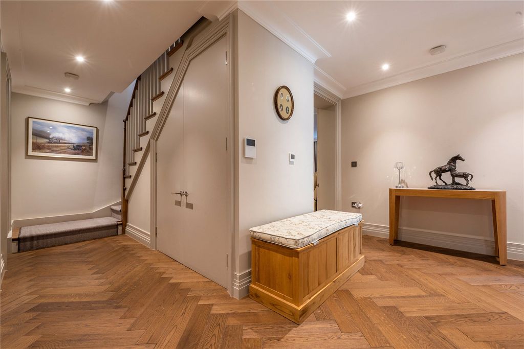 Additional image 5 of 3 bed flat for saleWestcott Road, Dorking, Surrey RH4
