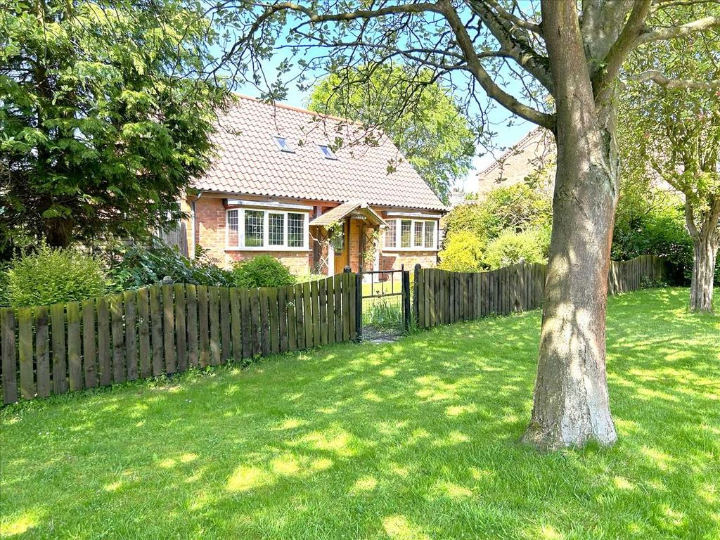 Property photo 2 of 33 Location