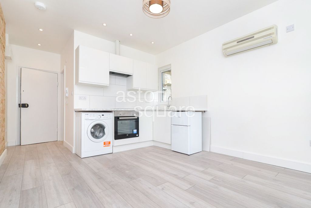 Property photo 1 of 3