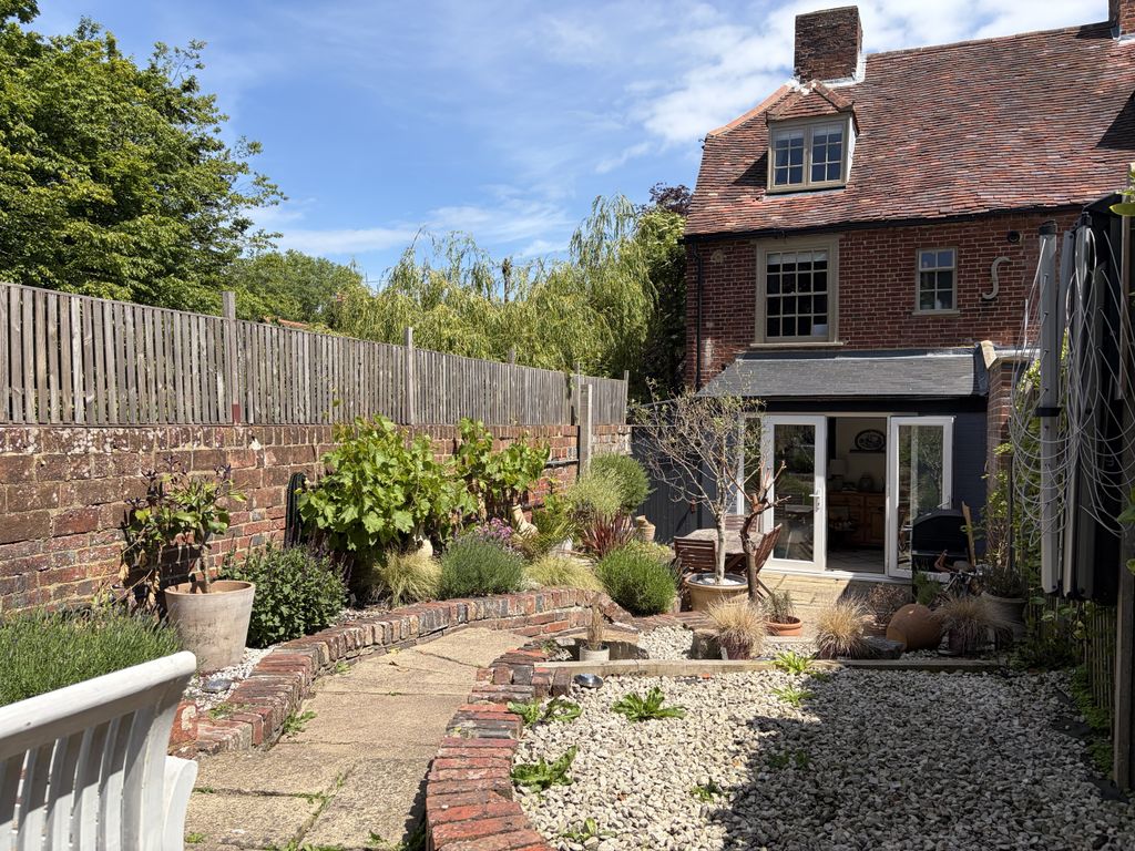 Property photo 2 of 24