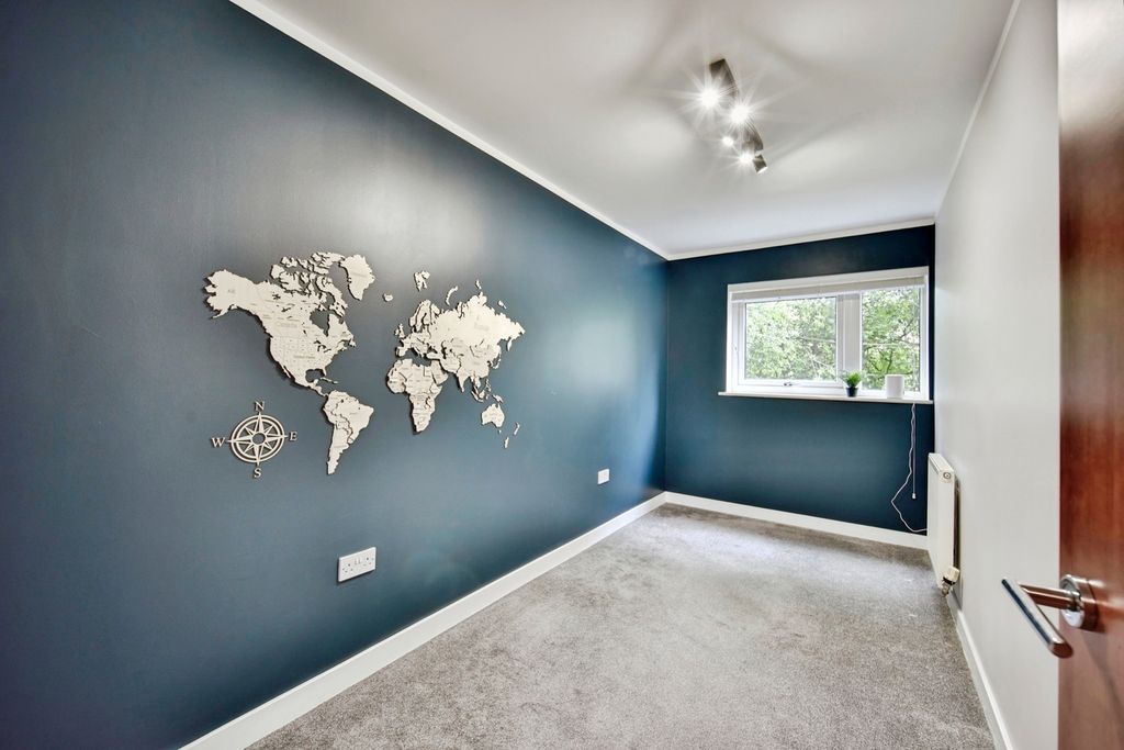 Property photo 1 of 13 Bedroom