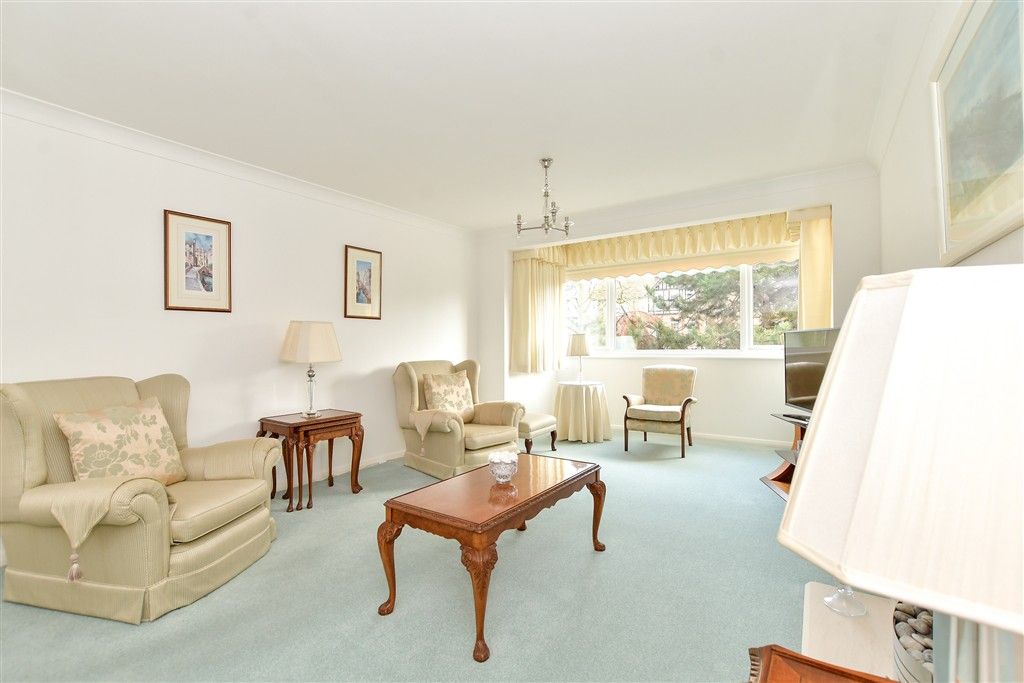 Property photo 3 of 12 Lounge/Diner