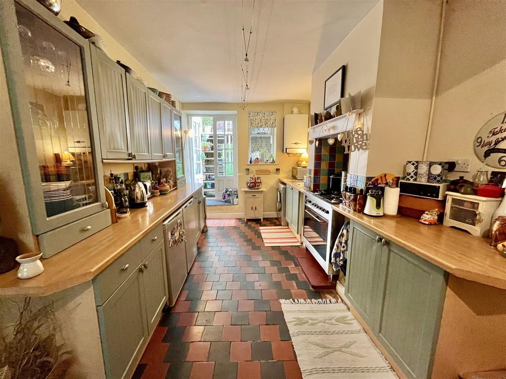 Property photo 2 of 26