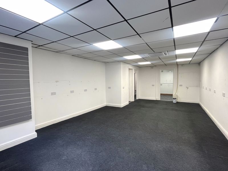 Property photo 3 of 7 Photo 6