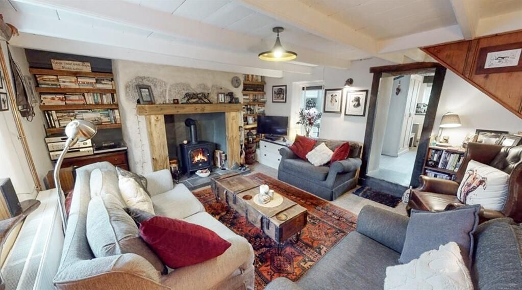 Property photo 2 of 19 Gallery