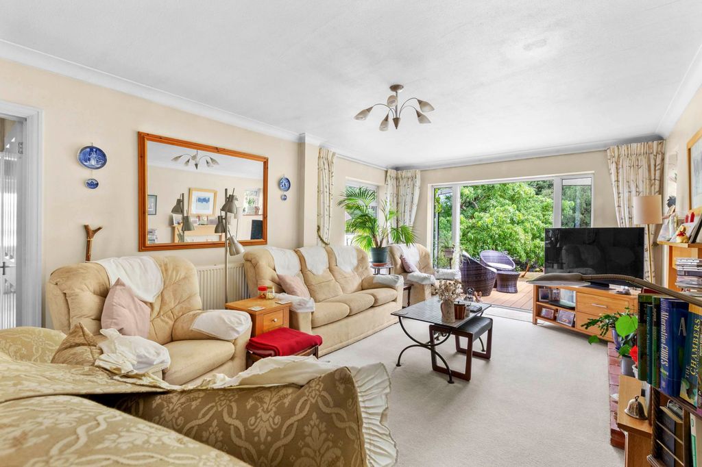 Property photo 3 of 12