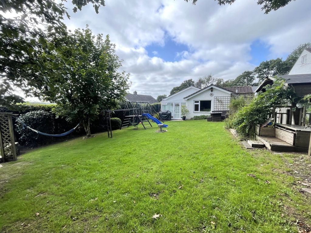Property photo 2 of 23