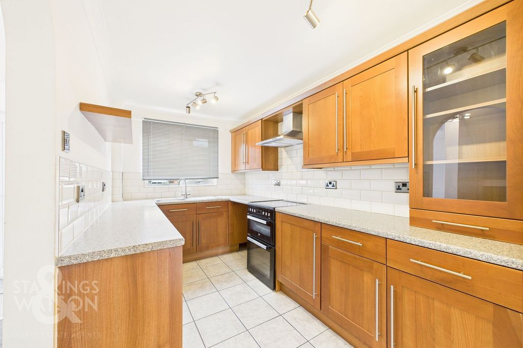 Property photo 3 of 21
