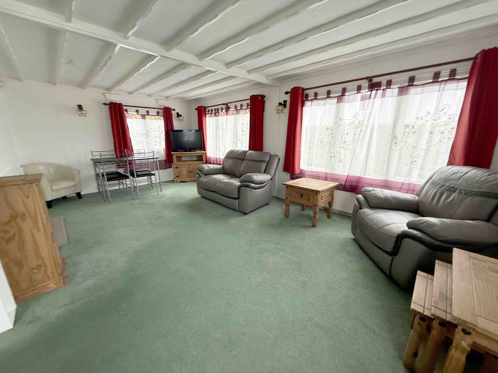 Property photo 2 of 7 Gallery