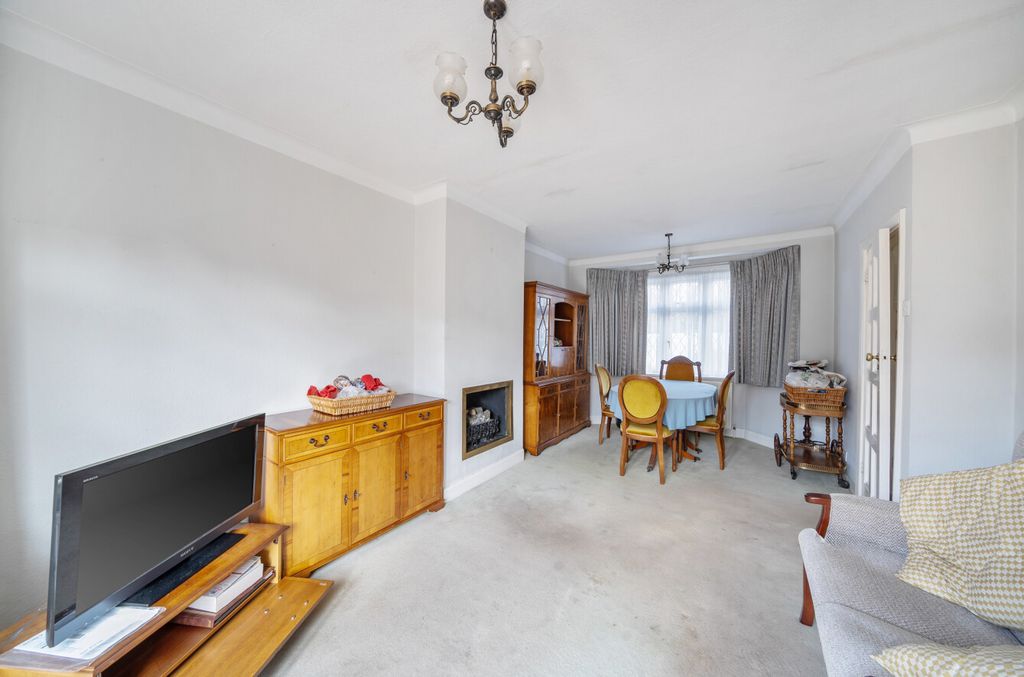 Property photo 2 of 20 1406883-14-697Cba...