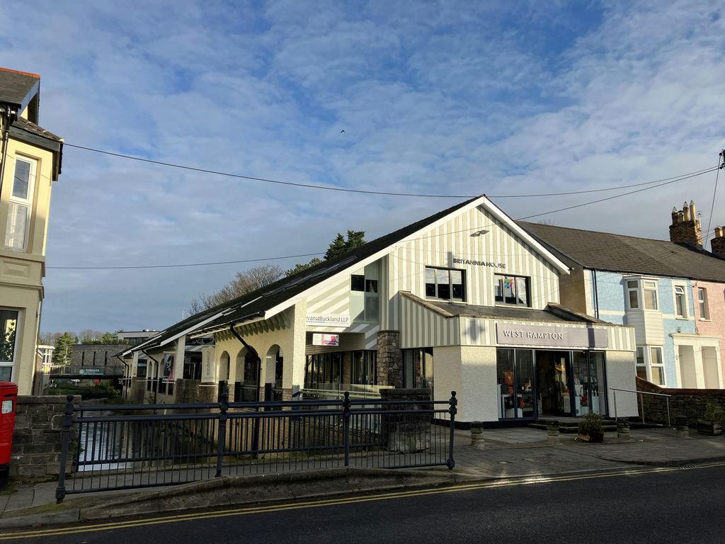 Property photo 3 of 4 25 11 28 Penny Lane.Jpg