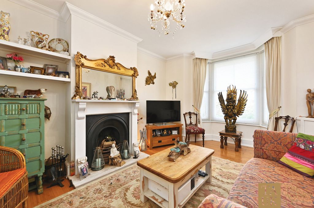 Property photo 2 of 25