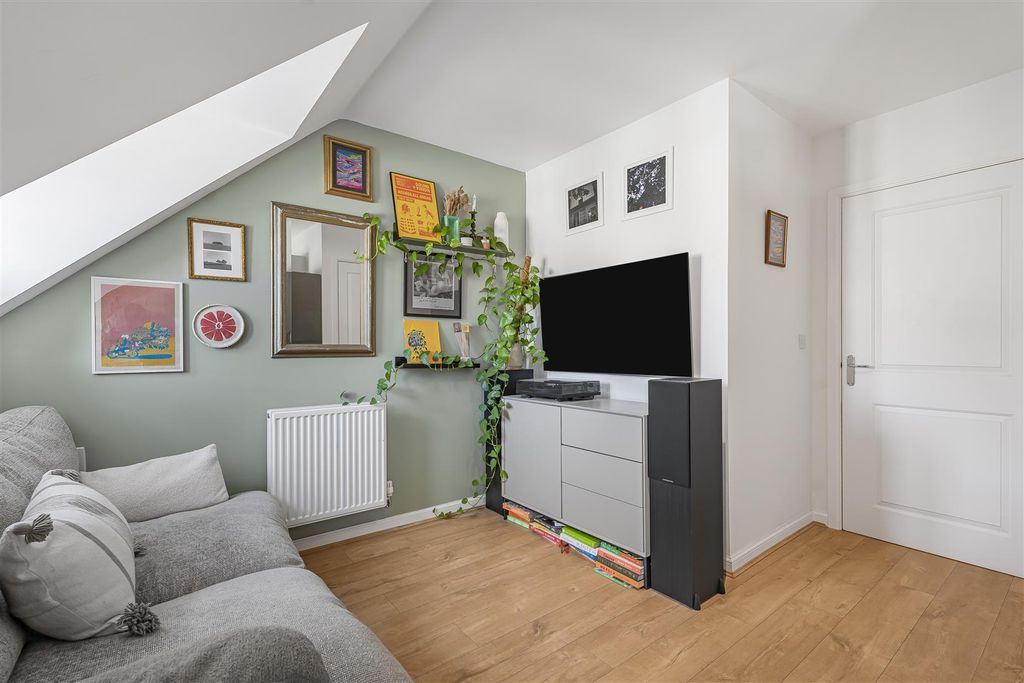 Property photo 3 of 14 16_92613.Jpg