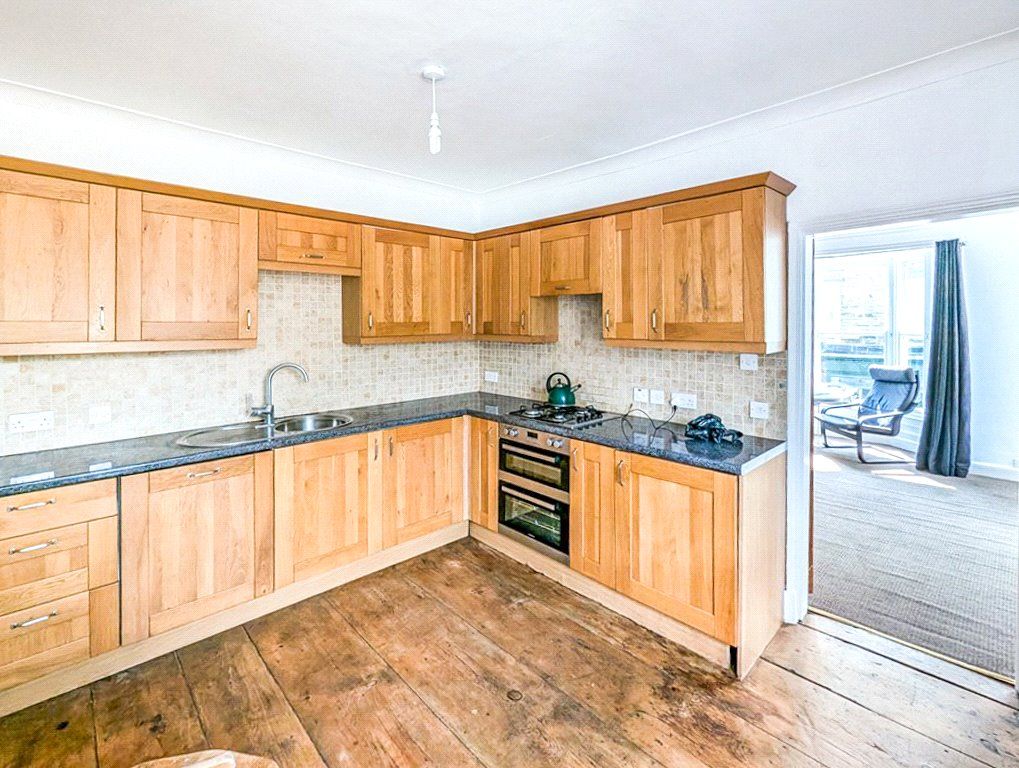 Property photo 2 of 14 Kitchen
