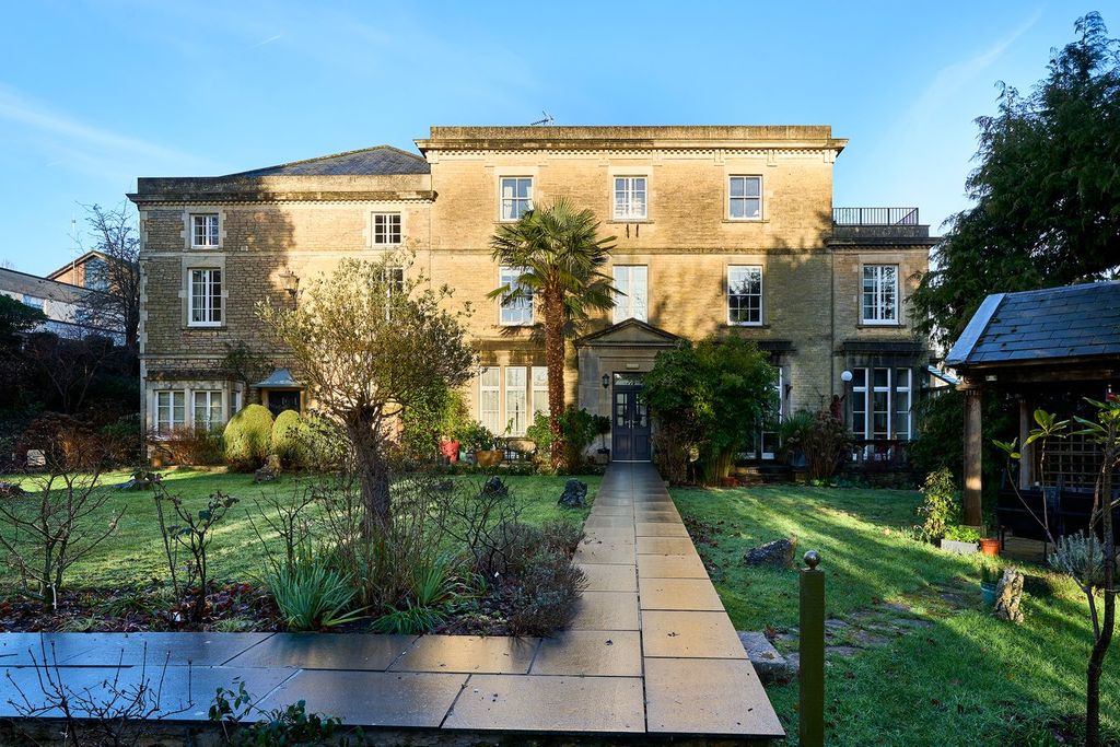 Property photo 1 of 13