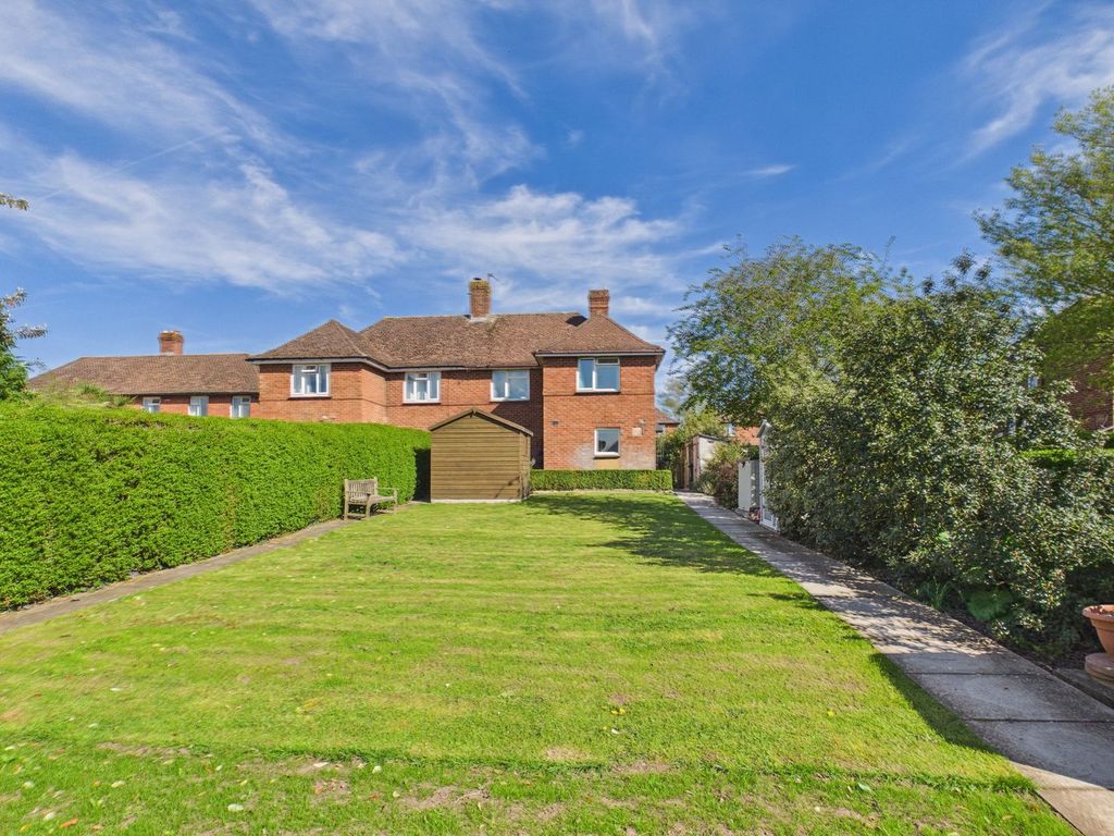 Property photo 2 of 20