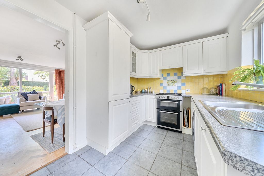 Property photo 3 of 13 Kitchen