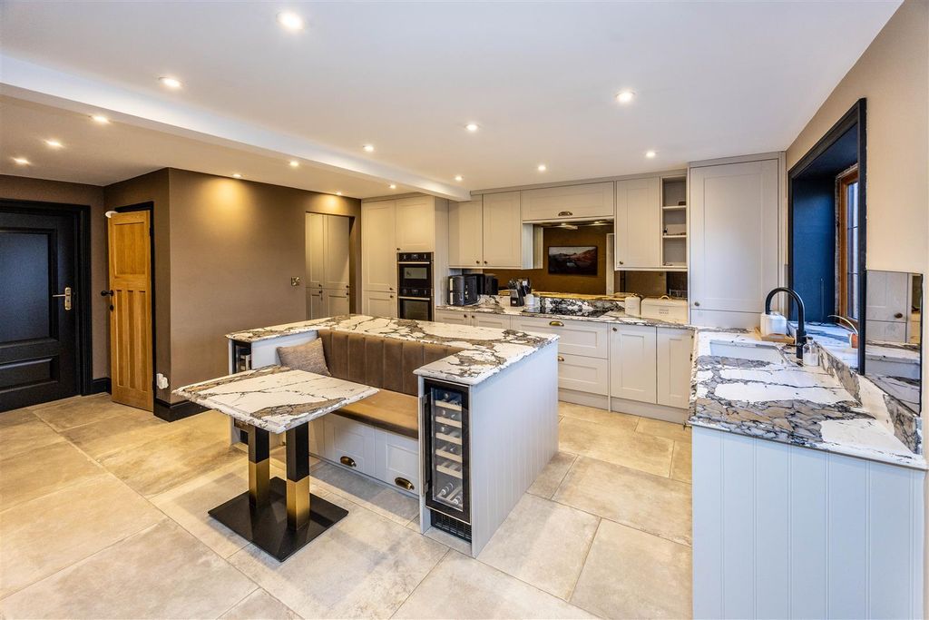 Property photo 3 of 52 47Llhalifax-241125-37.Jpg