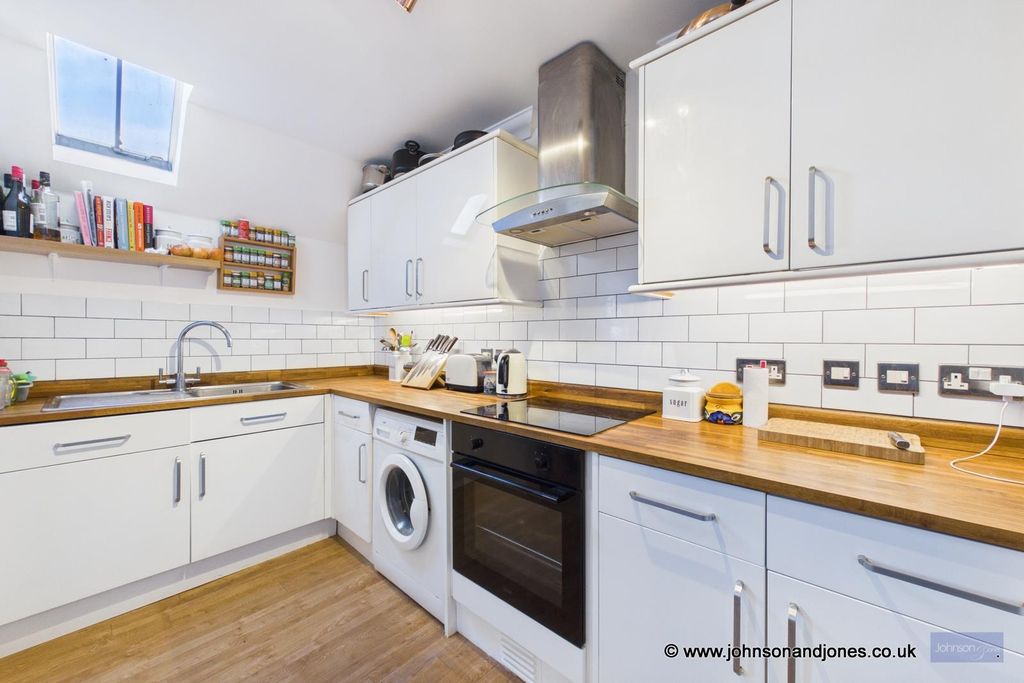 Property photo 2 of 12 2 Kitchen.Jpg