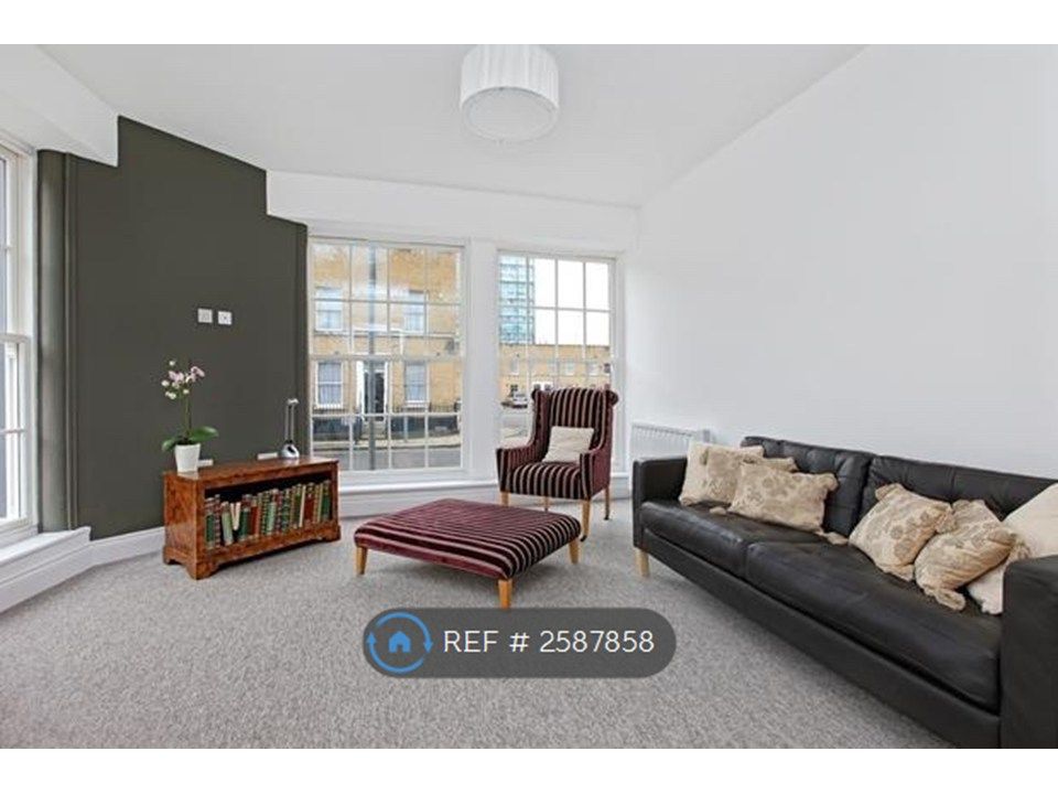 Property photo 1 of 14 Living Room