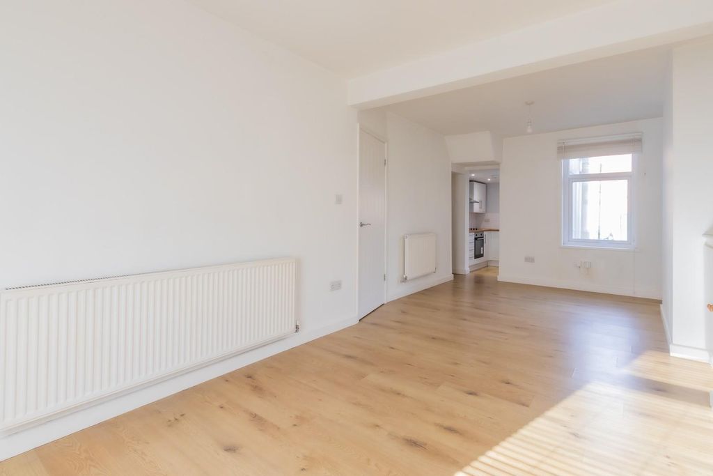 Property photo 3 of 12 30 (8 Of 15).Jpg