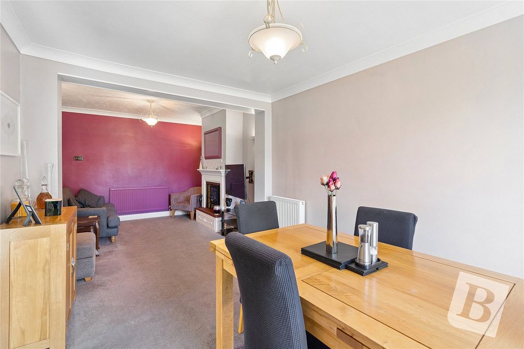 Property photo 3 of 17 Family/Dining Area