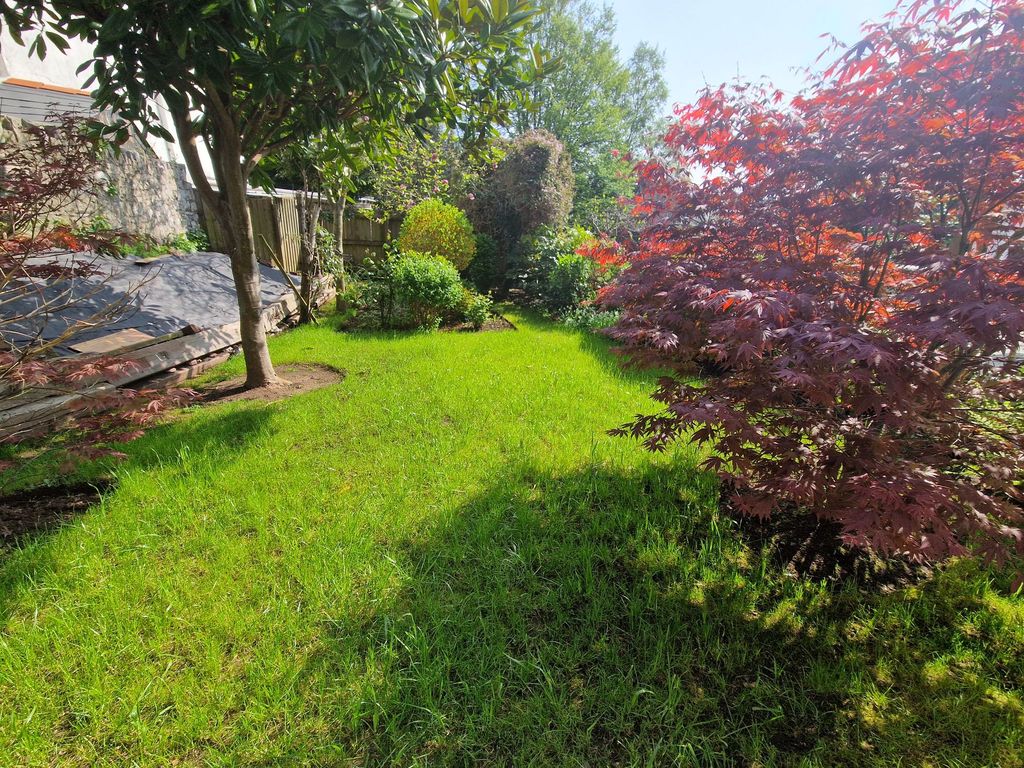 Property photo 3 of 12