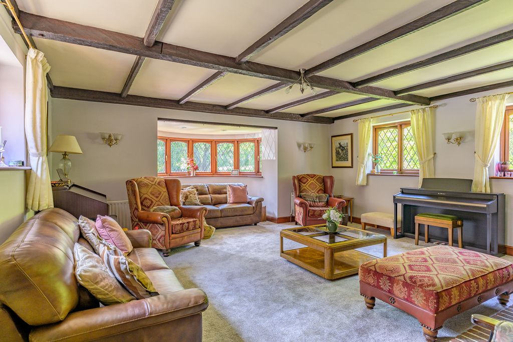 Property photo 2 of 33