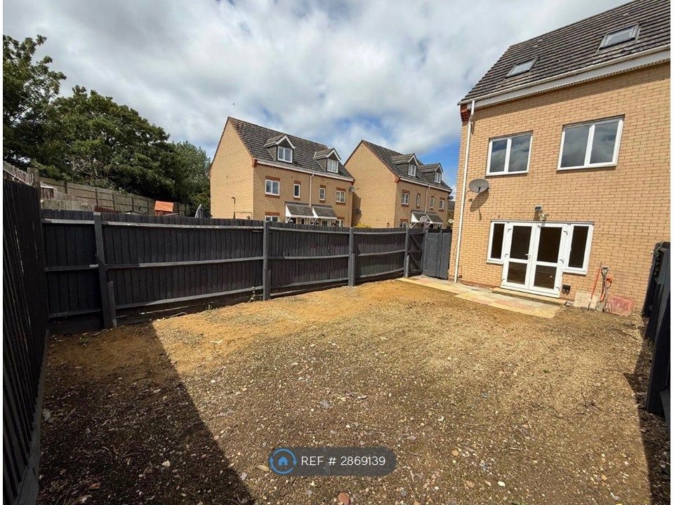 Property photo 3 of 11